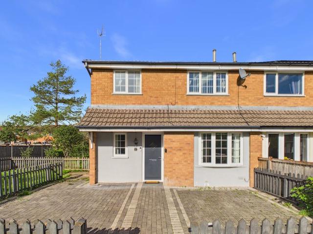 Foxdale Drive, Brierley Hill, West Midlands DY5, 2 bed terraced house to rent, £1,000 pcm | PrimeLocation
