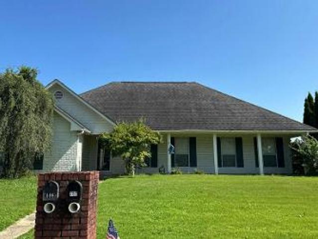 Foxfield Dr