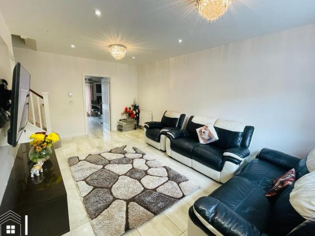 Foxglove Close, West Drayton UB7, 3 bed terraced house to rent, £2,199 pcm | PrimeLocation