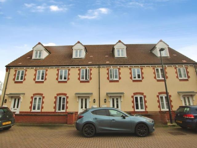 Foxglove Close, Stoke Gifford BS34 5 bed terraced house to rent £2,650 pcm £612 pw