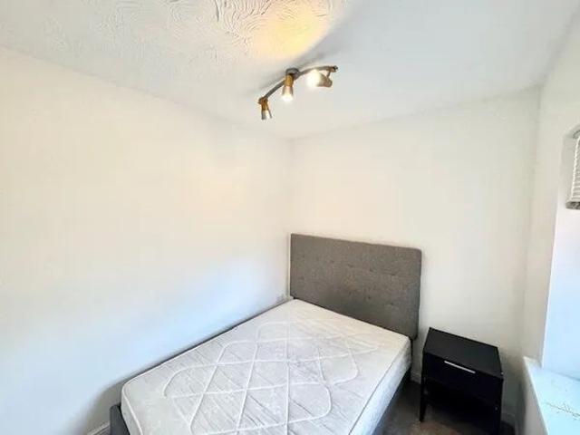 Foxglove Road, Romford, RM7 0YW, Property for rent