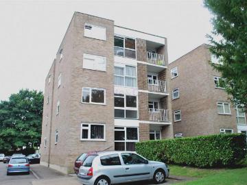 Foxgrove Road, Beckenham, BR3 2 bed flat to rent £1,750 pcm £404 pw