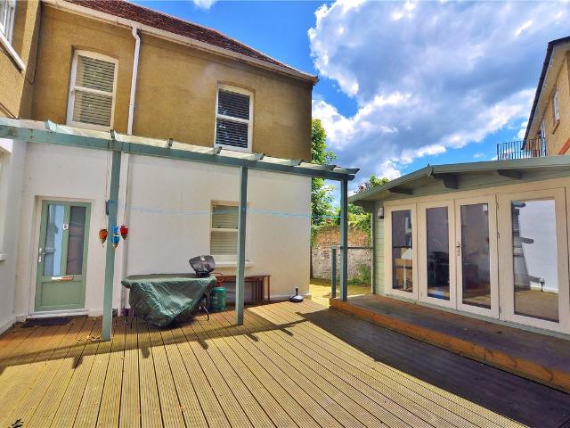 Foxhanger Court, 20 Farnham Road, Guildford, Surrey GU1, 2 bed flat to rent, £1,700 pcm | PrimeLocation