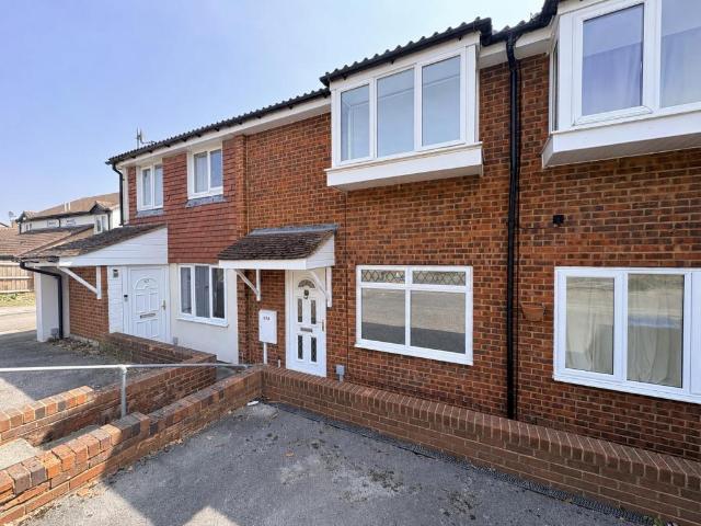Foxhill, Olney 2 bed terraced house to rent £1,175 pcm £271 pw