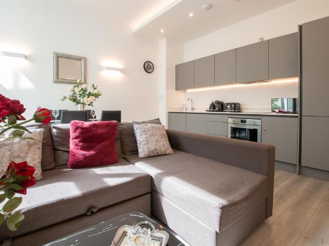 Foxhunter Drive, Linford Wood MK14, 1 bed flat to rent, £1,125 pcm | PrimeLocation