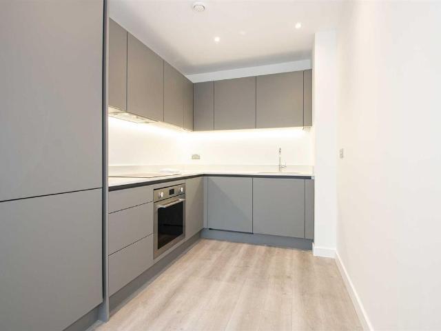 Foxhunter Drive, Linford Wood MK14, 1 bed flat to rent, £1,150 pcm | PrimeLocation