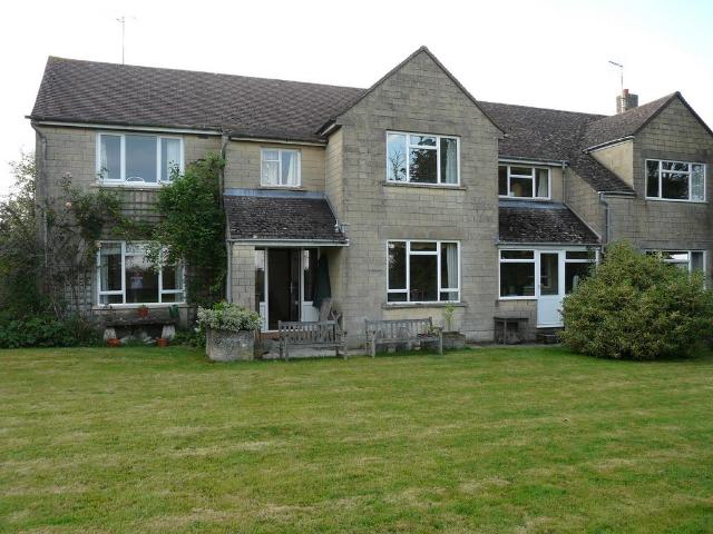 Foxley Road, Malmesbury SN16 5 bed detached house to rent £2,800 pcm £646 pw