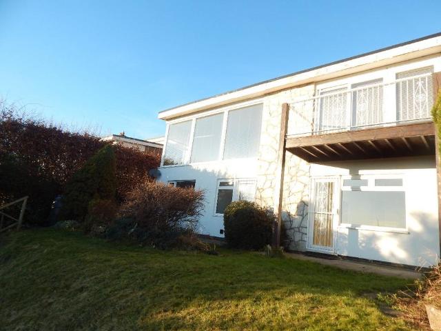 Foxroyd Lane, Dewsbury 3 bed detached house to rent £1,400 pcm £323 pw