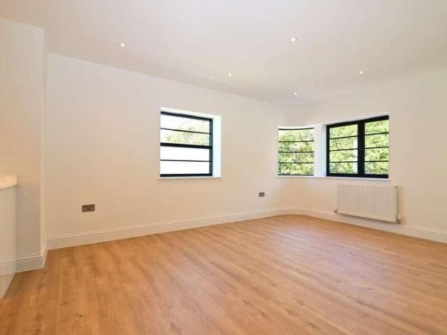 Foyle Court, KT5