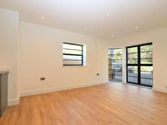 Foyle Court, KT5