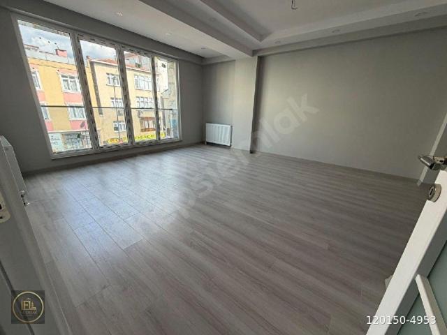 FL DEN EMAAR AVM VE LİBADİYE YAKINI CADDE ÜZERİNDE SIFIR LUXS 3+1 ARAKAT