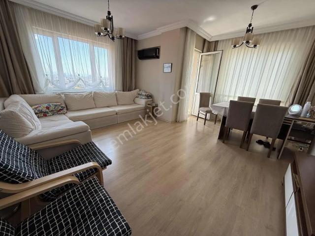Fl Emlaktan Bulgurlu Metro Yakını Elit Sitede 3+1 Geniş Daire