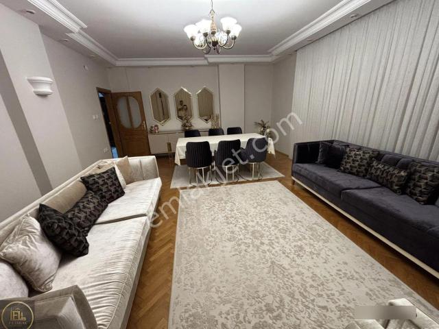 Fl Emlaktan Büyük Çamlıca Camii Yakınında 3+1 Geniş Aile Apartmanı