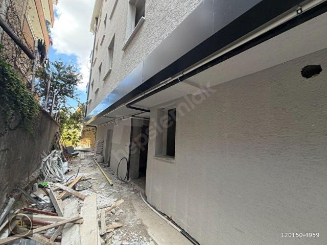 FL EMLAKTAN EMAAR AVM LİBADİYE VE ACIBADEM METROBÜS YAKINI K.ÇAMLICADA 2+1 BAHÇE KAT