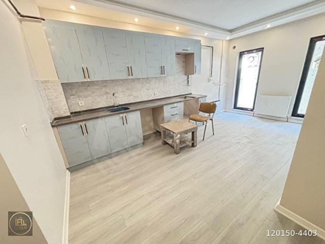 FL EMLAKTAN EMAAR AVM LİBADİYE YAKINI 2+1 SIFIR BAHÇE KATI