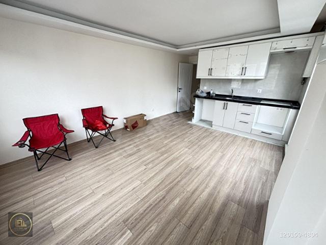 FL EMLAKTAN KARTAL YAKACIK METROYA 13 DK 2+1 SIFIR DAİRE