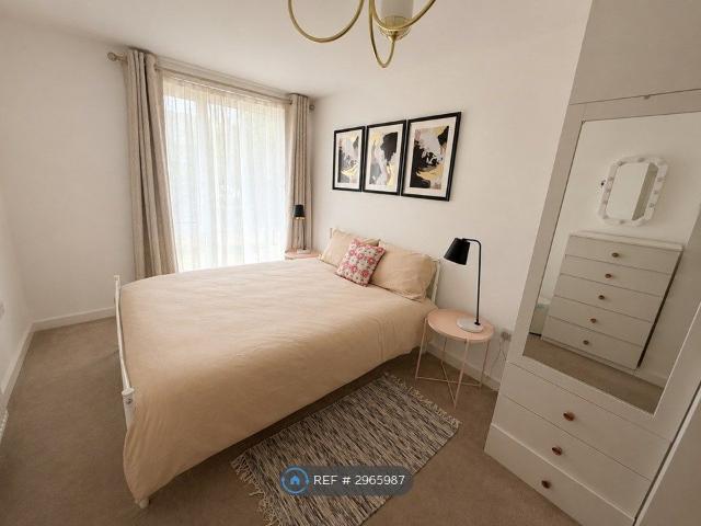 Flowers Close, London NW2, 2 bed flat to rent, £2,100 pcm | PrimeLocation