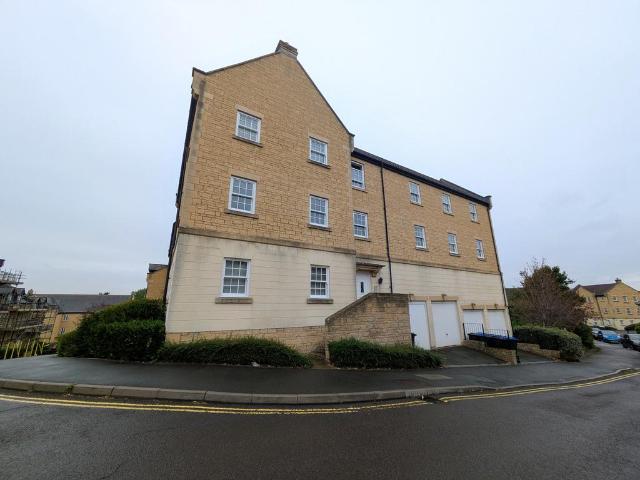 Flowers Yard, CHIPPENHAM 2 bed flat to rent £1,050 pcm £242 pw