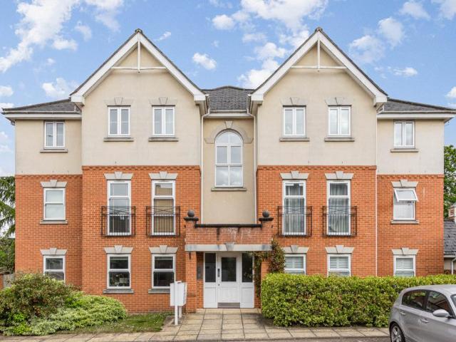 Floyer Close, Surrey TW10 1 bed flat to rent £2,100 pcm £485 pw