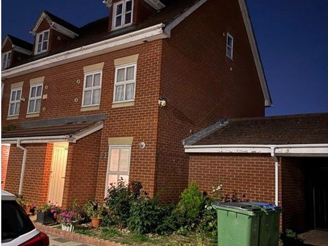 Floathaven Close, London SE28, 3 bed end terrace house to rent, £2,000 pcm | PrimeLocation