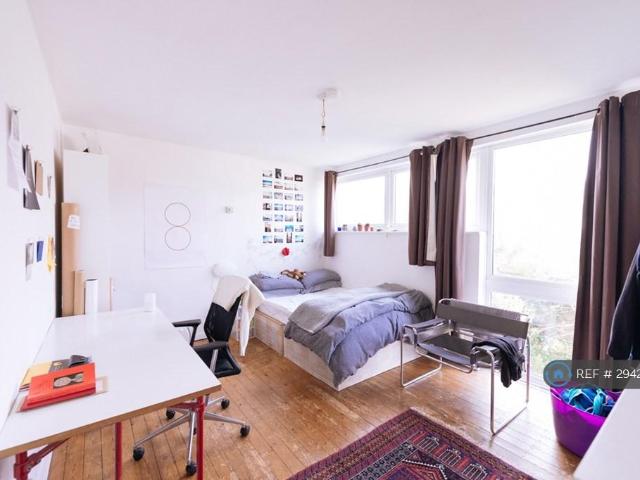 Flodden Road, London, SE5 4 bed semi detached house to rent £3,987 pcm £920 pw