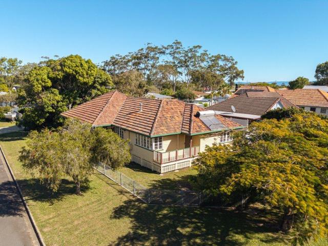 Flood Free Corner Block Just 700m to the Beach