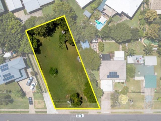 Flood free 'elevated' 992sqm dividable coastal site
