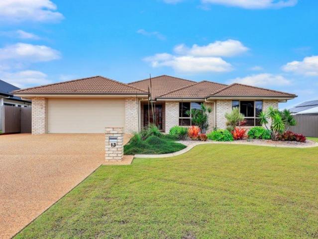 Flood Free Family Home with Side Access and Shed