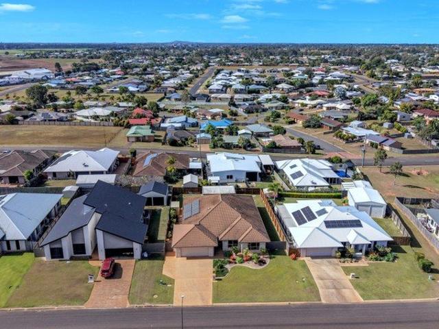 Flood Free Family Home with Side Access and Shed