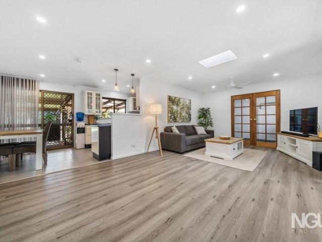 Flood Free, Tranquil & Move In Ready Home in Quiet Cul de sac