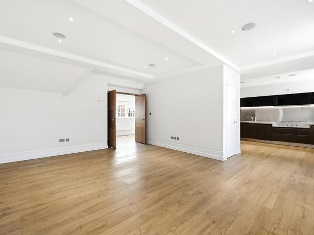 Flood Street, London 2 bed flat to rent £6,283 pcm £1,450 pw
