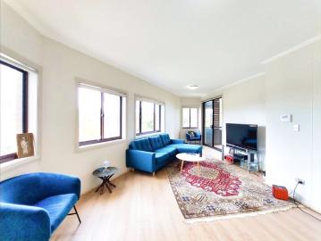 Floorboard Upgraded. Embrace the Convenience and Comfort of this Stylish Apartment