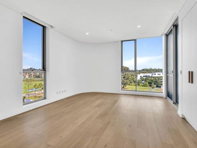 Floorboards | Amazing Roof Top Amenities | Corner Position
