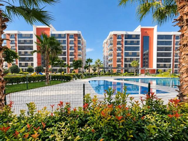 Flora Park Evleri Sitesinde Geniş 3+1 Kiralık Köşe Daire