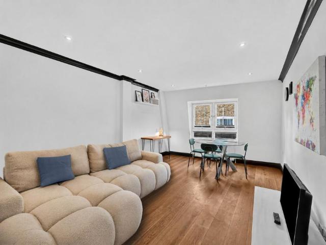 Floral Street, Covent Garden, London. 1 bed apartment to rent £3,033 pcm £700 pw
