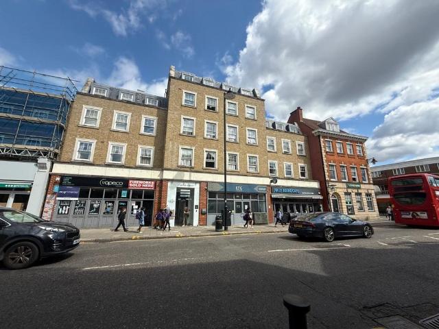 Florentina Court, Enfield 2 bed flat to rent £1,850 pcm £427 pw