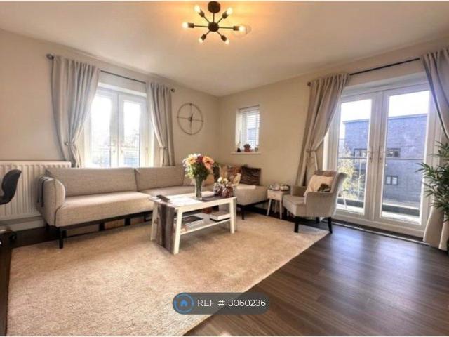 Florence Close, Great Warley, Brentwood CM13, 1 bed flat to rent, £1,500 pcm | PrimeLocation