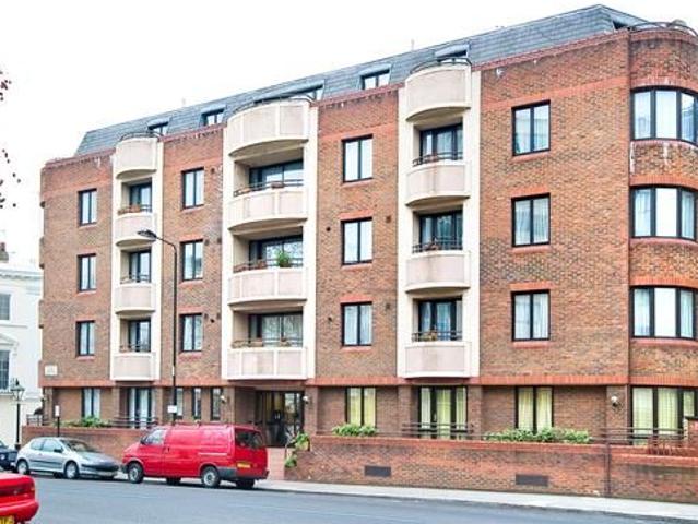 Florence House, Palace Gate, London W8, 3 bed maisonette to rent, £5,200 pcm | PrimeLocation