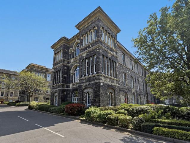 Florence House, Shooters Hill SE18, 2 bed flat to rent, £1,995 pcm | PrimeLocation