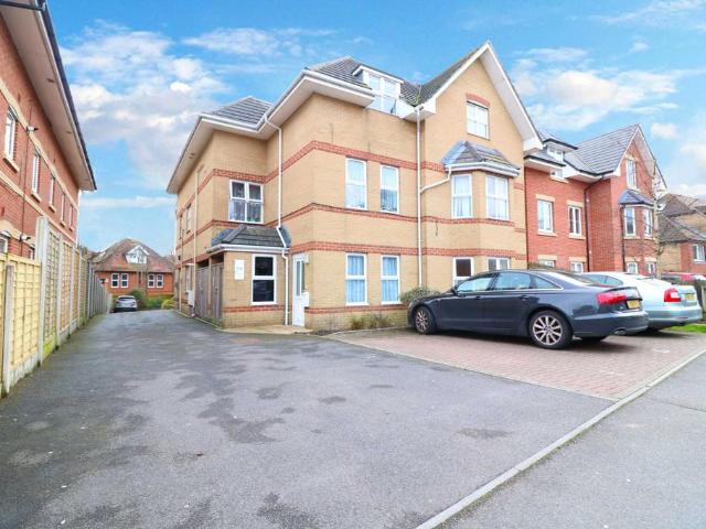 Florence Road, Bournemouth BH5 2 bed apartment to rent £975 pcm £225 pw