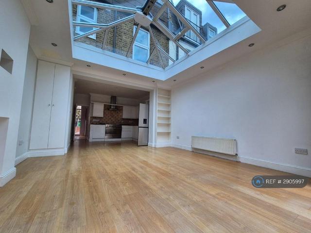 Florence Road, London, SW19 4 bed terraced house to rent £3,750 pcm £865 pw