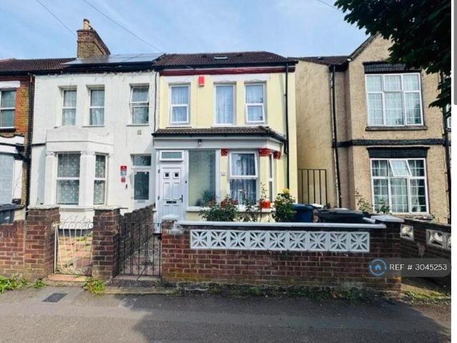 Florence Road, Southall, UB2 3 bed end of terrace house to rent £2,500 pcm £577 pw