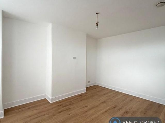 Florence St, Leeds, LS9 2 bed terraced house to rent £900 pcm £208 pw