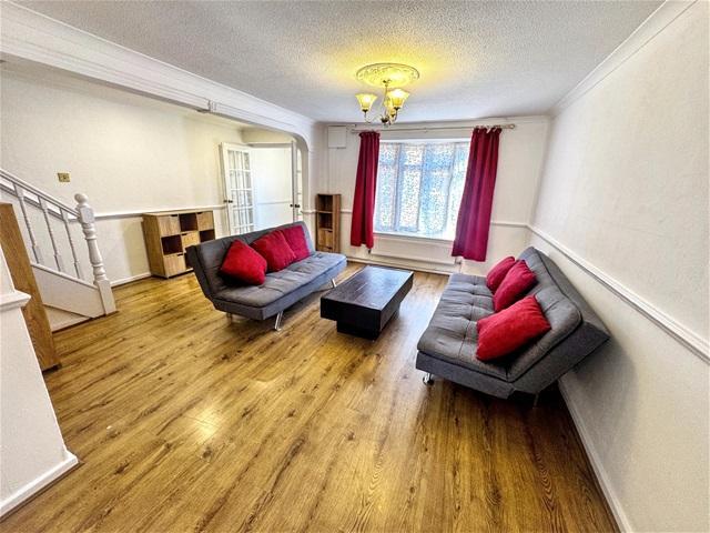 Florence Street, Canning Town 4 bed house to rent £2,400 pcm £554 pw