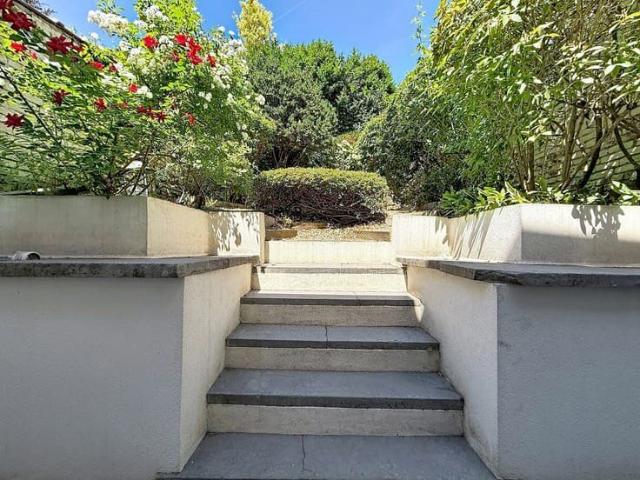 Floréal: Magnificent 4 bedroom mansion + garden