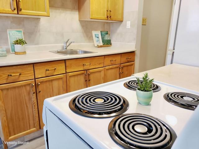 Flores Manor Apartments Studio Apartment for Rent at 10609 115 St Nw, Edmonton, AB T5H 3K7 Queen Mary Park