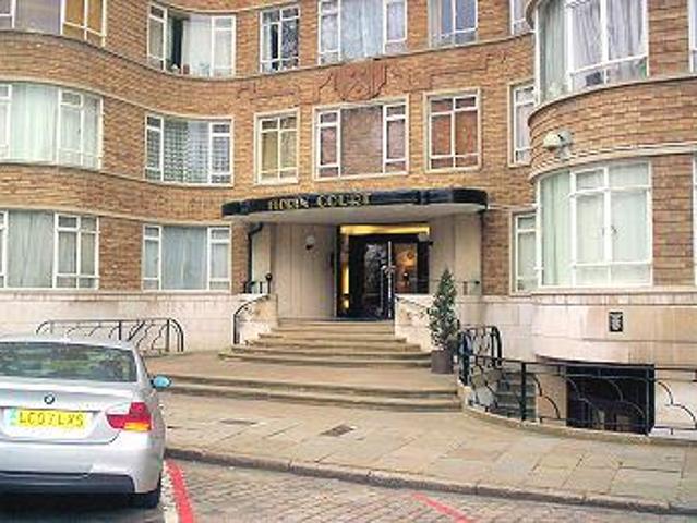 Florin Court, 6 9 Charterhouse. Studio to rent £1,700 pcm £392 pw