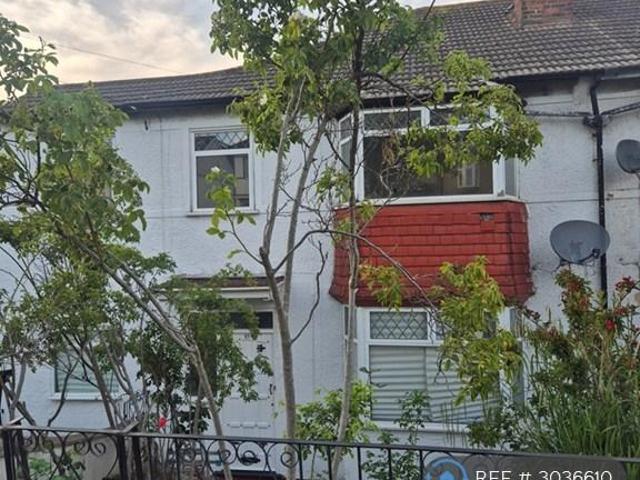 Florida Road, Thornton Heath, CR7 4 bed semi detached house to rent £2,900 pcm £669 pw