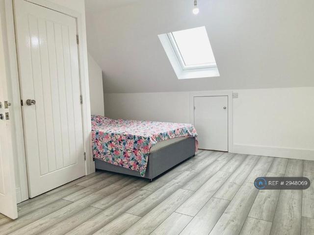 Floriston Avenue, Uxbridge, UB10 1 bed in a house share to rent £1,050 pcm £242 pw