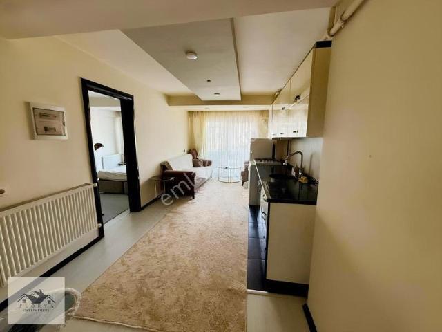 Florya Gayrimenkulden Kiralık 1+1 Geniş Apart